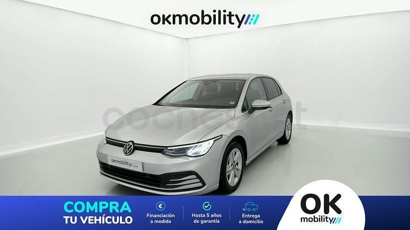 Usado VW Golf VIII Life 115 CV (84 kW) 2020 Gris / plata Berlina