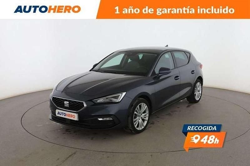 Usado Seat Leon Style 131 CV (96 kW) 2021 Gris Berlina