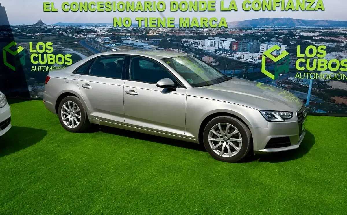 Usado Audi A4 Premium 150 CV (110 kW) 2016 Gris Berlina