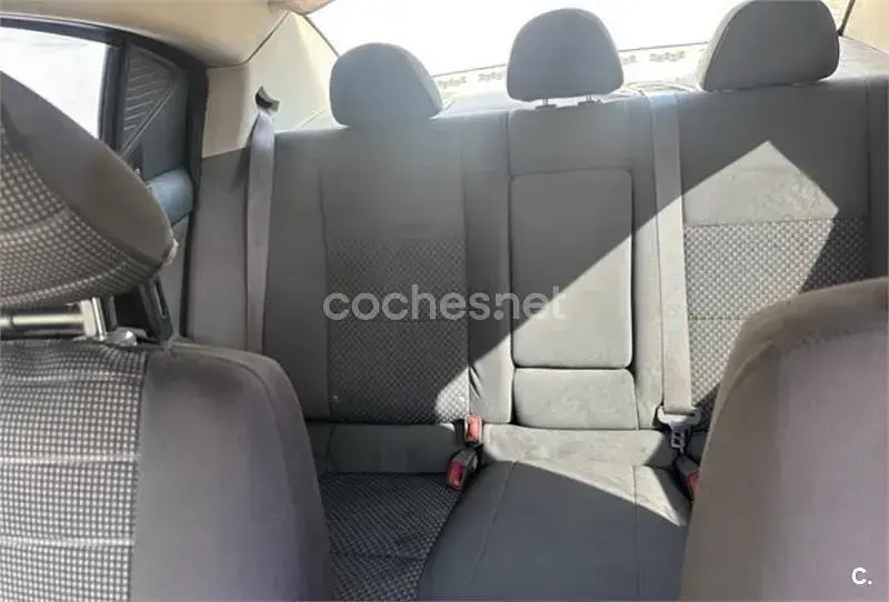Usado Dodge Avenger SE 140 CV (102 kW) 2009 Negro Berlina