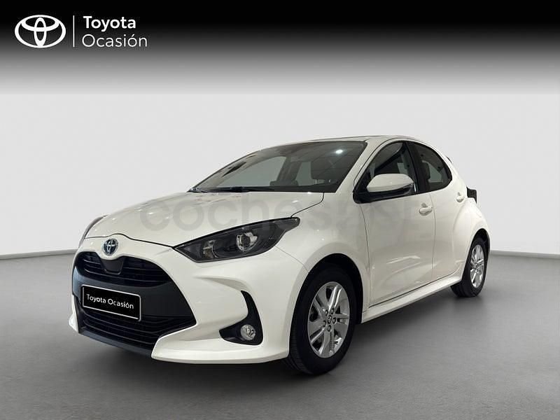 Usado Toyota Yaris Hybrid Business Edition 116 CV (85 kW) 2021 Blanco Berlina