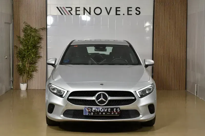 Usado Mercedes A250 218 CV (160 kW) 2021 Gris / plata Berlina