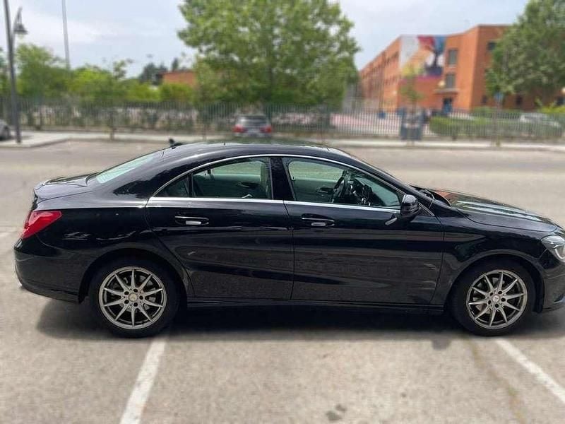 Usado Mercedes CLA220 190 CV (139 kW) 2014 Negro Berlina