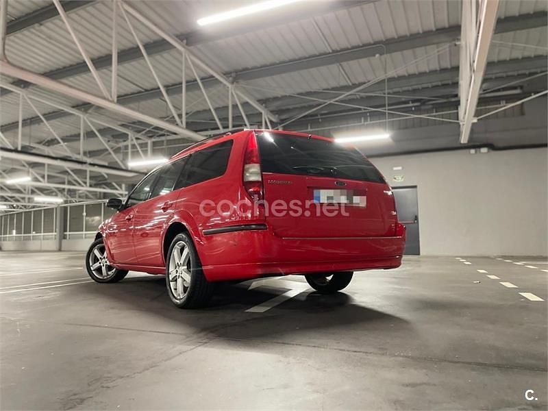 Usado Ford Mondeo Titanium 130 CV (95 kW) 2007 Rojo Familiar