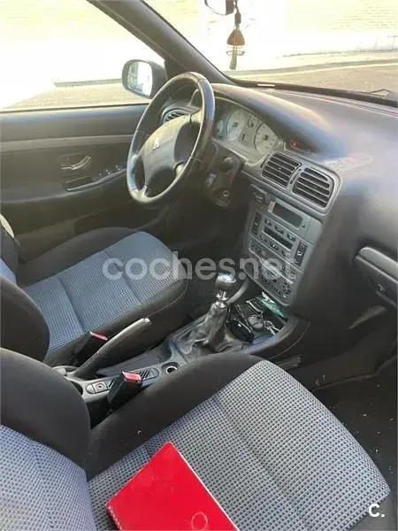 Usado Peugeot 406 110 CV (80 kW) 2003 Azul Berlina