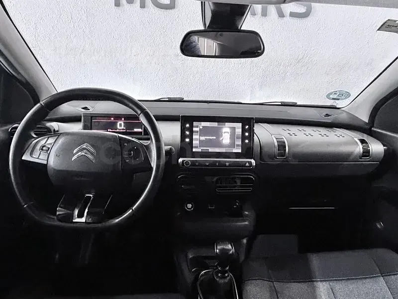 Usado Citroën C4 Cactus Shine 102 CV (75 kW) 2020 Blanco Utilitario