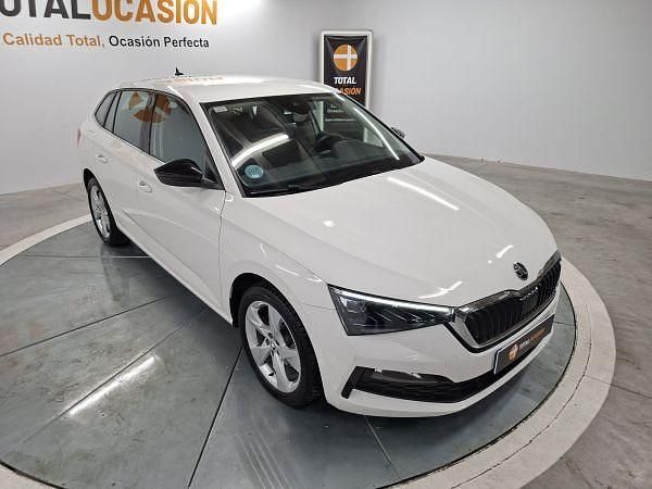 Usado Skoda Scala 115 CV (84 kW) 2020 Blanco Utilitario