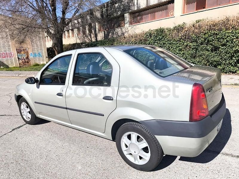 Usado Dacia Logan Ambiance 70 CV (51 kW) 2006 Beige Berlina