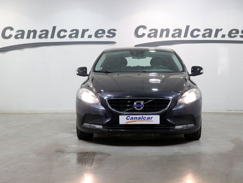 Usado Volvo V40 Kinetic 115 CV (84 kW) 2012 Negro Familiar