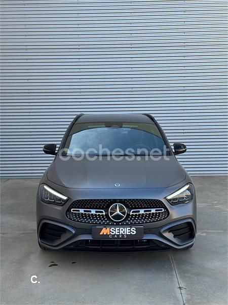 Usado Mercedes GLA200 163 CV (119 kW) 2024 Gris / plata SUV