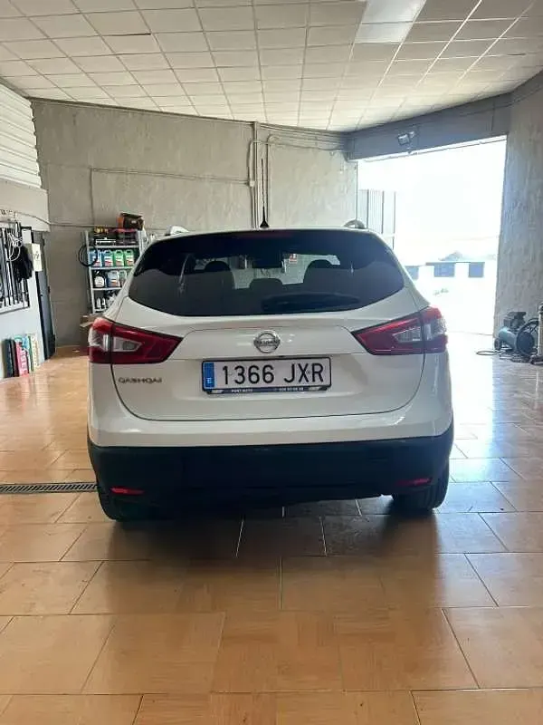 Usado Nissan Qashqai N-Connecta 110 CV (80 kW) 2017 Blanco SUV
