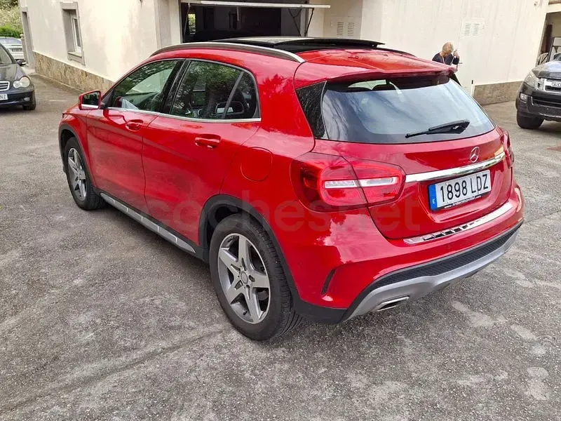 Usado Mercedes GLA200 AMG line 136 CV (100 kW) 2016 Rojo SUV