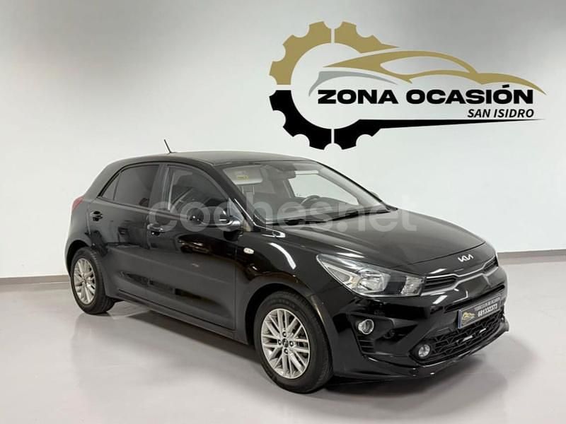 Negro Usado 2023 Kia Rio Berlina | 13.990 € (Precio justo) - Imagen 1/4