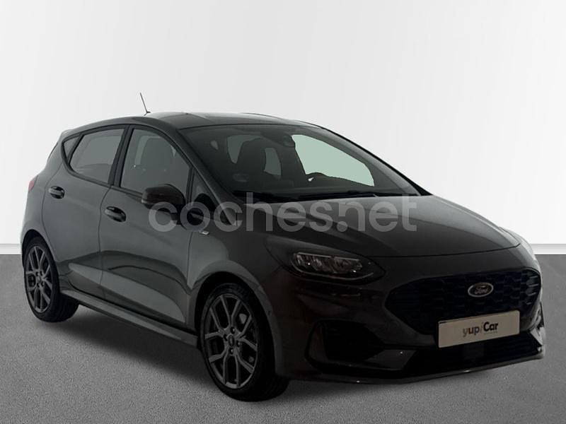 Gris / plata Usado 2023 Ford Fiesta ST-Line Berlina | 17.500 € (Un poco caro) - Imagen 1/4