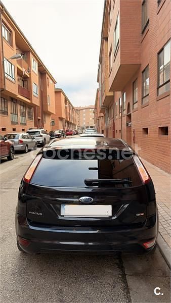 Usado Ford Focus Trend 109 CV (80 kW) 2008 Negro Berlina