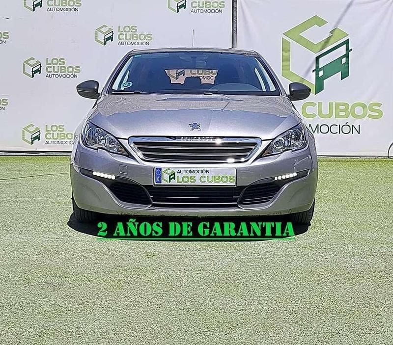 Gris Usado 2015 Peugeot 308 Allure Utilitario | 7998 € (Precio justo) - Imagen 1/4