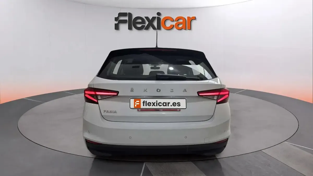 Usado Skoda Fabia 150 CV (110 kW) 2024 Blanco Utilitario