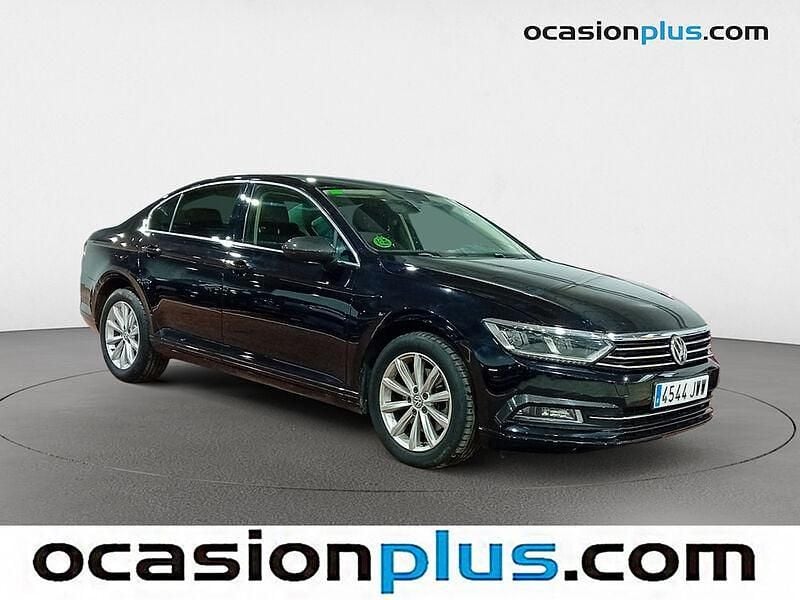 Usado VW Passat Advance 150 CV (110 kW) 2017 Negro Berlina