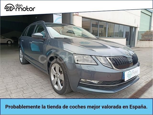 Gris / plata Usado 2020 Skoda Octavia Style Familiar | 16.499 € (Precio justo) - Imagen 1/4