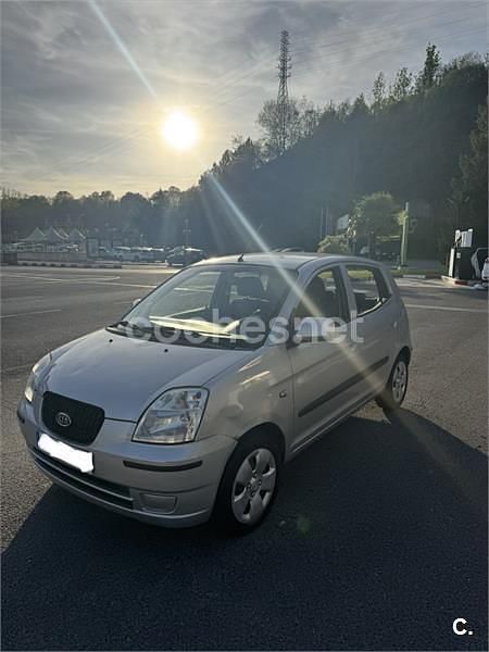 Usado Kia Picanto LX 61 CV (44 kW) 2006 Gris / plata Utilitario
