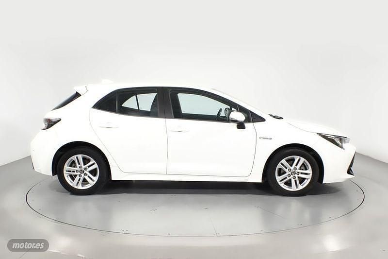 Usado Toyota Corolla Active 122 CV (89 kW) 2020 Blanco Berlina