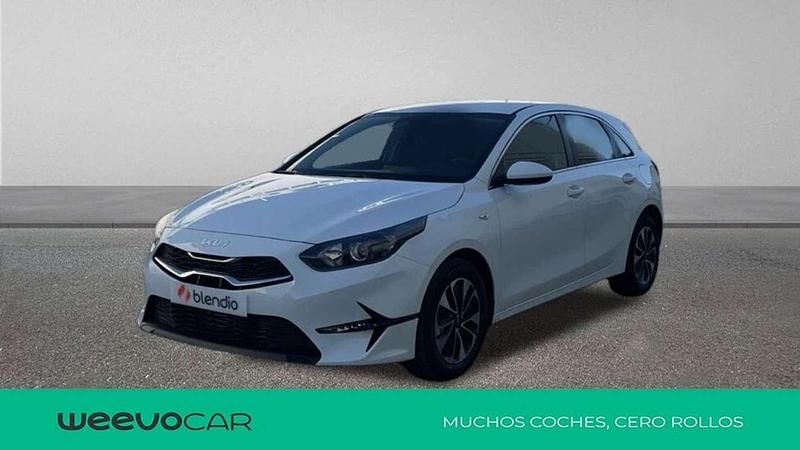 Blanco Usado 2025 Kia Ceed Utilitario | 20.991 € (Un poco caro) - Imagen 1/4