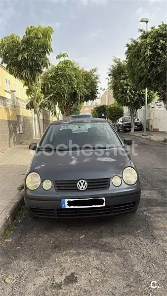 Usado VW Polo Trendline 75 CV (55 kW) 2005 Gris / plata Utilitario