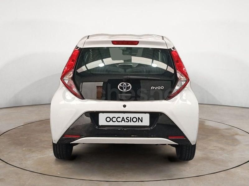 Usado Toyota Aygo X-play 72 CV (52 kW) 2019 Blanco Utilitario