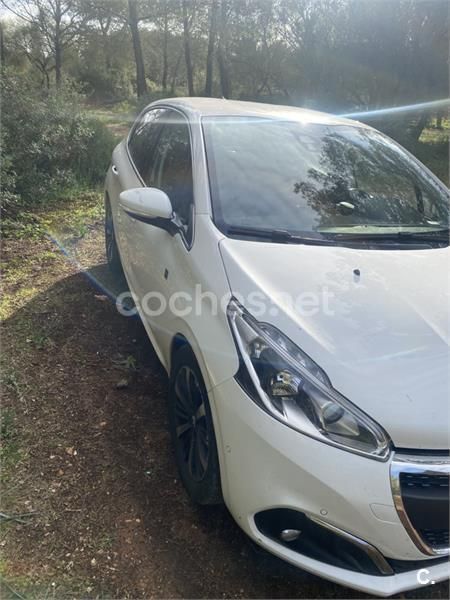 Usado Peugeot 208 82 CV (60 kW) 2019 Blanco Utilitario