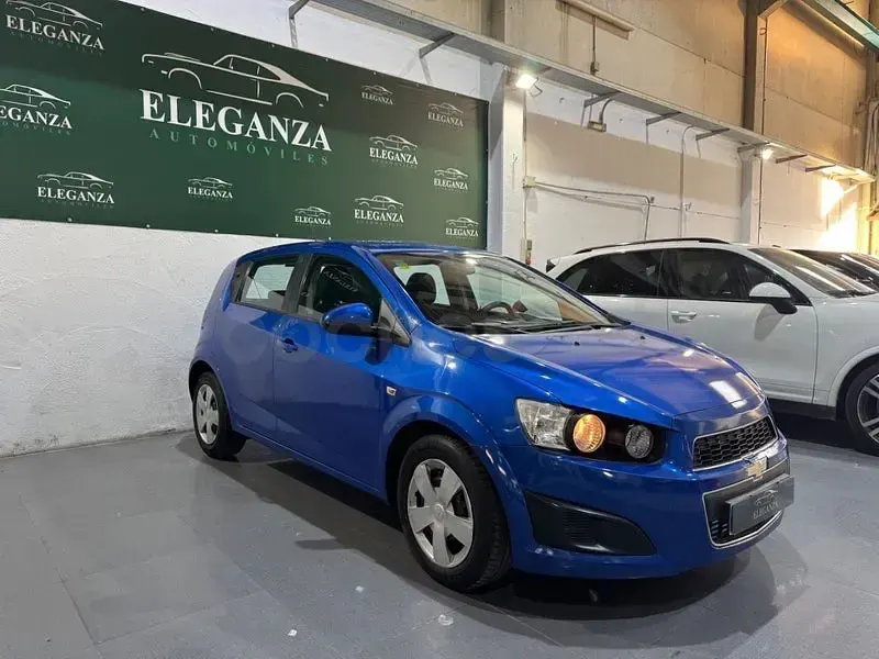 Usado Chevrolet Aveo LT 100 CV (73 kW) 2013 Azul Berlina