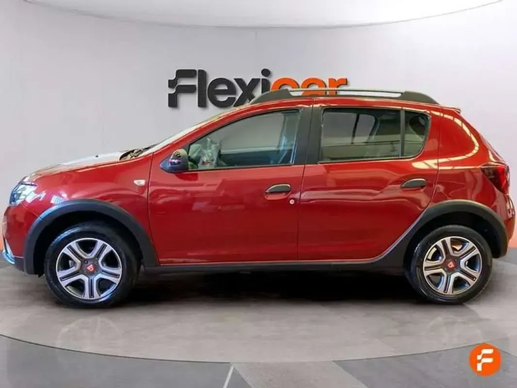 Usado Dacia Sandero 90 CV (66 kW) 2019 Rojo Berlina