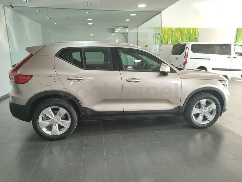 Usado Volvo XC40 Core 163 CV (119 kW) 2023 Beige SUV