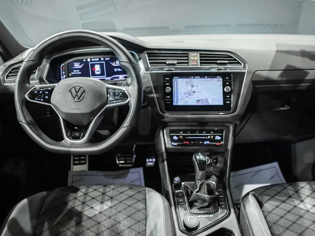 Usado VW Tiguan R-line 150 CV (110 kW) 2021 Blanco SUV