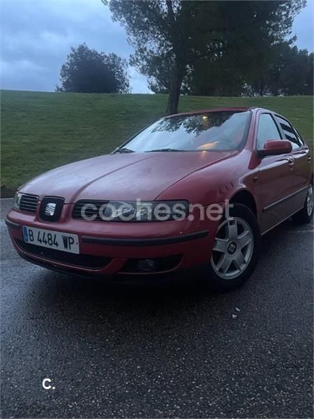 Rojo Usado 2000 Seat Leon Berlina | 1860 € (Precio justo) - Imagen 1/4