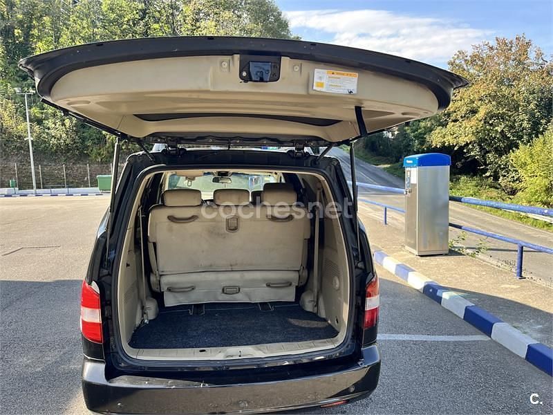 Usado Ssangyong (KGM) Rodius 165 CV (121 kW) 2007 Negro Monovolumen