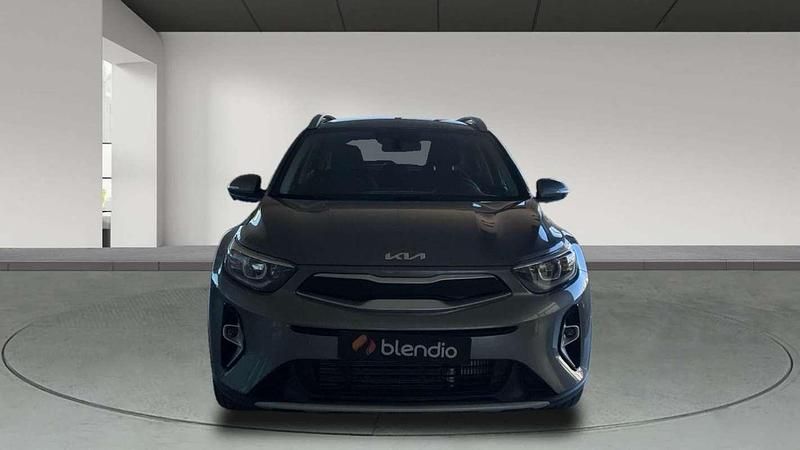 Usado Kia Stonic 101 CV (74 kW) 2025 Gris SUV