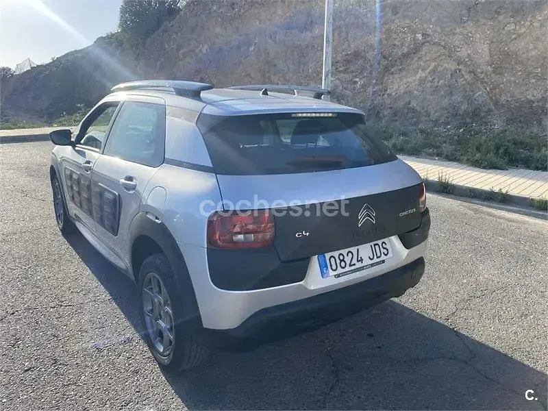 Usado Citroën C4 Cactus Feel 100 HP (73 kW) 2015 Cinzento Citadino