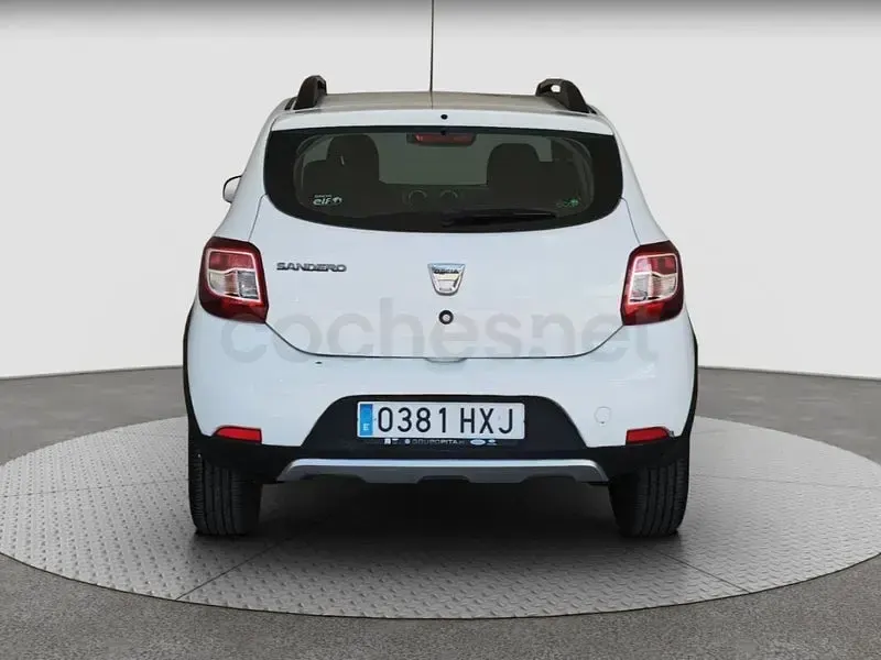 Usado Dacia Sandero Stepway 90 CV (66 kW) 2014 Blanco Berlina
