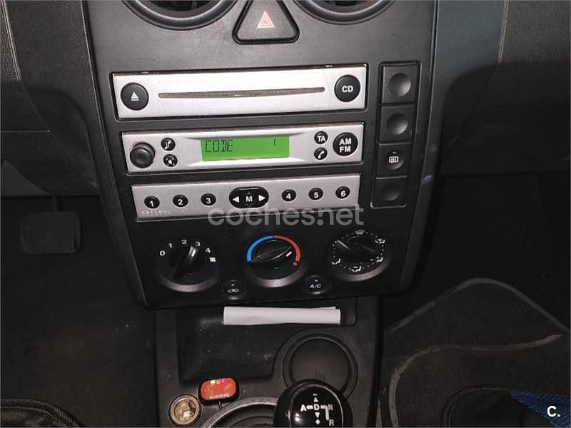 Usado Ford Fusion 68 CV (50 kW) 2004 Azul Berlina