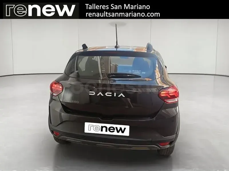 Usado Dacia Sandero Essentiel 101 CV (74 kW) 2025 Negro Berlina