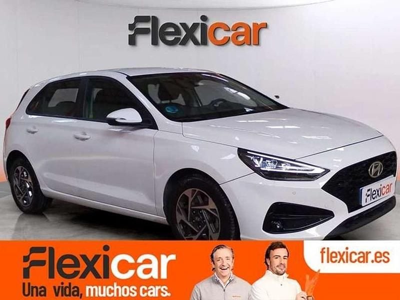 Blanco Usado 2024 Hyundai i30 Berlina | 15.990 € (Super precio) - Imagen 1/4