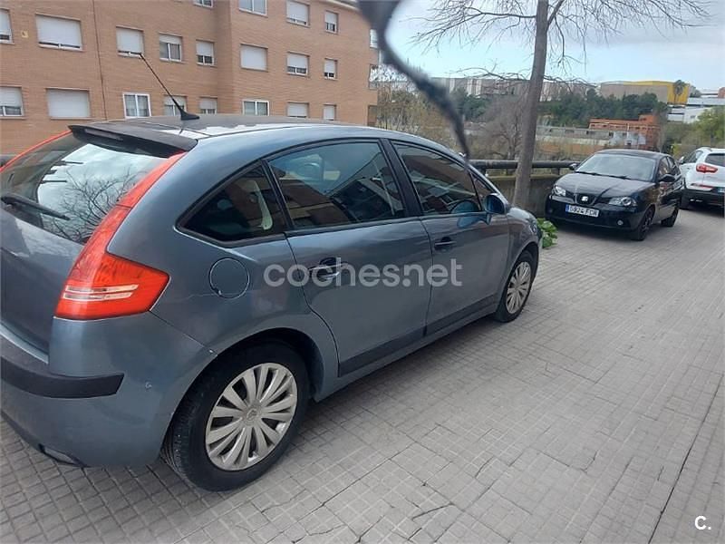 Usado Citroën C4 92 CV (67 kW) 2005 Gris / plata Berlina