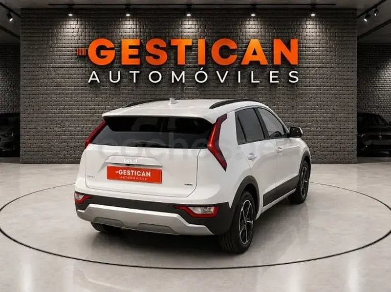 Usado Kia Niro 141 CV (103 kW) 2024 Blanco SUV