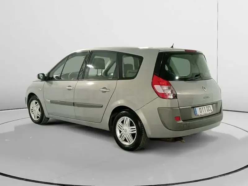 Usado Renault Grand Scénic Privilege 120 CV (88 kW) 2004 Beige Monovolumen