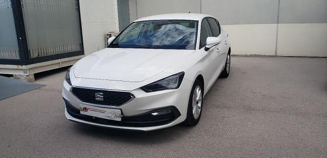 Begagnad Seat Leon Style 150 HK (110 kW) 2020 Vit Halvkombi