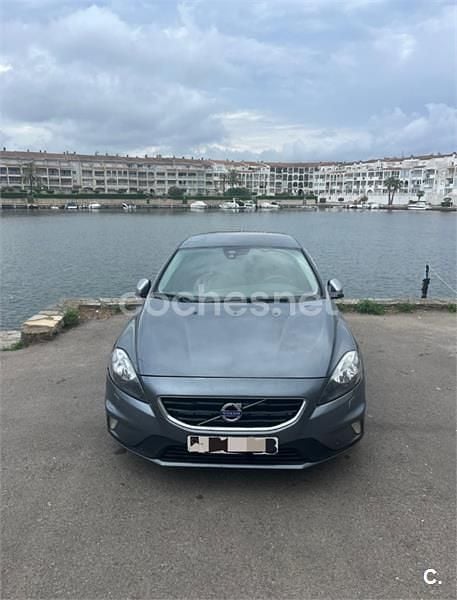 Usado Volvo V40 R-Design Momentum 190 CV (139 kW) 2014 Gris / plata Berlina