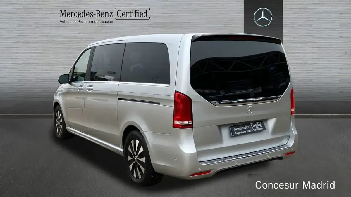 Usado Mercedes EQV300 150 kW (204 CV) 2025 Plata Monovolumen