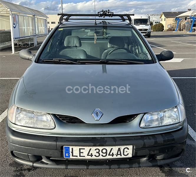 Gris / plata Usado 1997 Renault Laguna Berlina | 750 € - Imagen 1/4