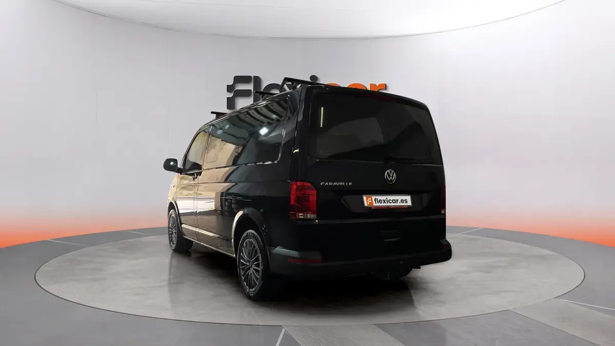 Usado VW Caravelle 150 CV (110 kW) 2023 Negro Van