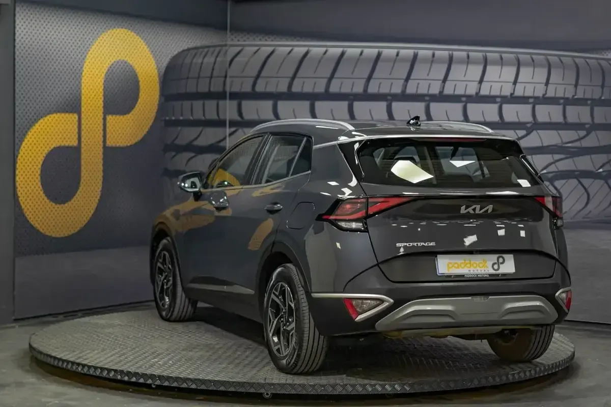 Usado Kia Sportage 150 CV (110 kW) 2022 Gris / plata SUV